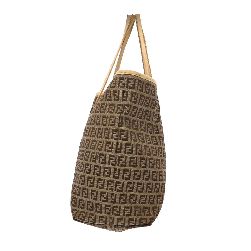 FENDI Shoulder Bag in Brown Fabric