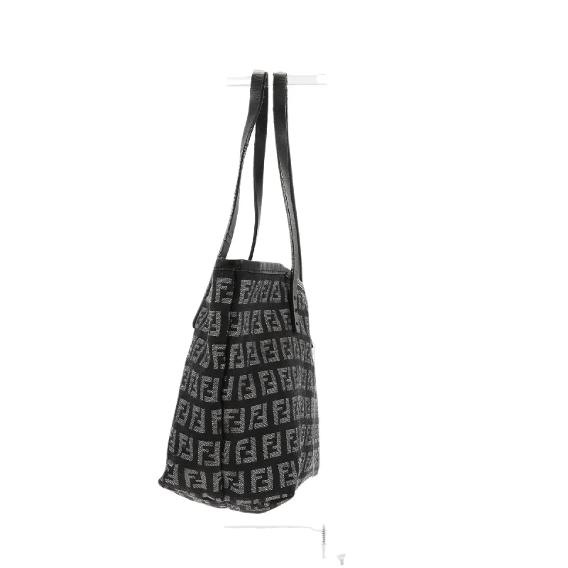 FENDI Shoulder Bag in Black Fabric