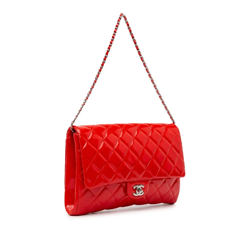 Chanel CC Quilted Patent Clutch with Chain (lpgzOs)