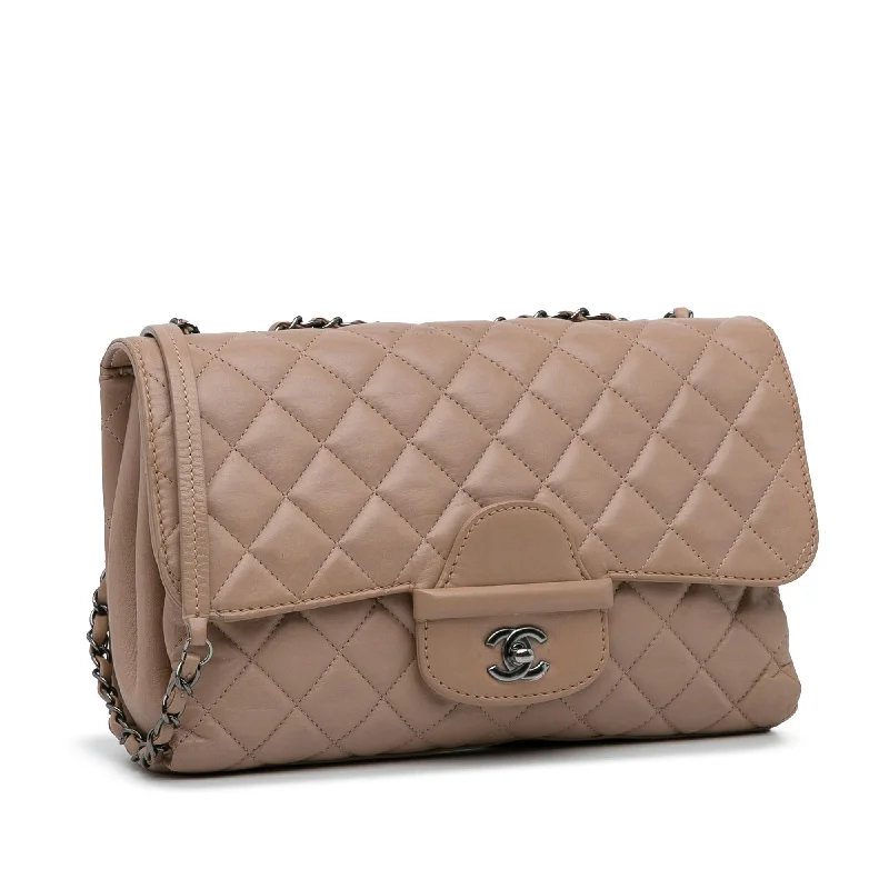 Chanel CC Turnlock Quilted Flap Bag (DZrKGl)